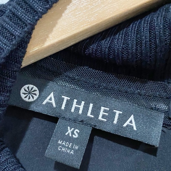 ATHLETA Black Insights Mock Neck Top Oversized Neutral Minimalist Modern Size XS - Picture 7 of 10